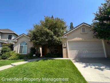 Main picture of 824 Live Oak Way