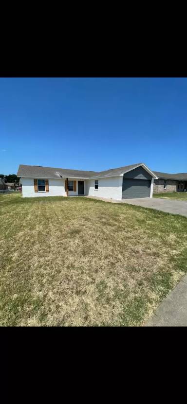 Main picture of 302 Sheila Dr