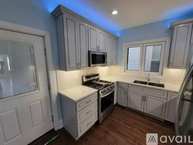 Main picture of 6119 N Wolcott Ave