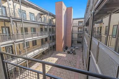 Main picture of Central Pointe
