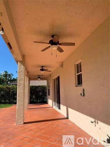 Main picture of 626 Honeysuckle Ln