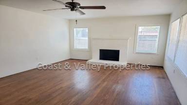Main picture of 18 E Acacia St