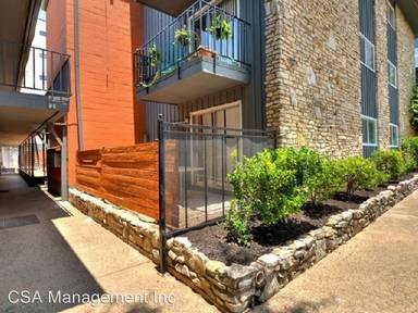 Main picture of 1008 W 25th 1/2 St