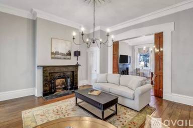 Main picture of 203 E York St