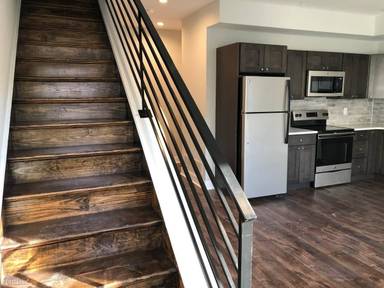 Main picture of 1423 N Franklin St