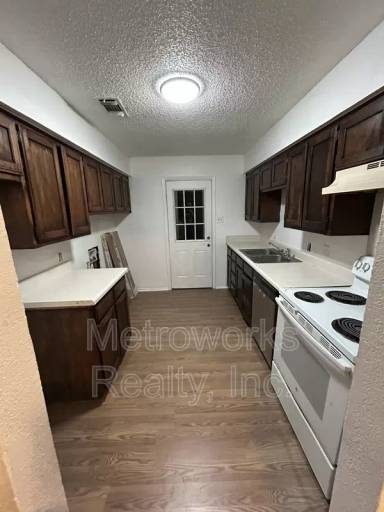 Main picture of 206 Pine Meadow Dr. - B