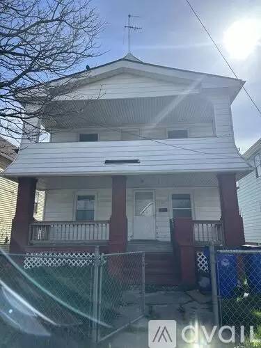 Main picture of 3131 W 58th St