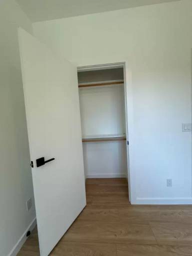 Main picture of 870 Claremont Dr