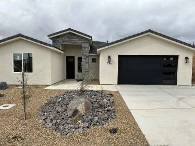 Main picture of 577 N Staci Dr
