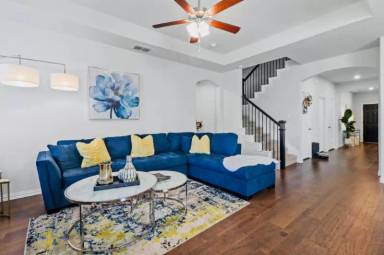 Main picture of 3010 Teak Dr