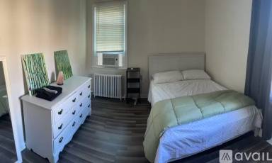 Main picture of 5102 Columbia Pike