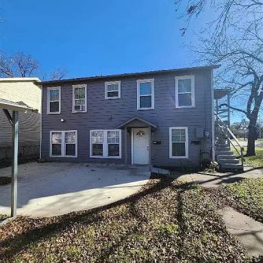 Main picture of 303 W Decatur St