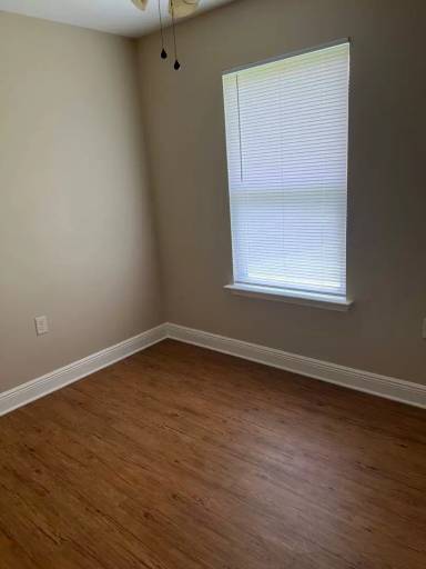 Main picture of 21 Park Cir SE
