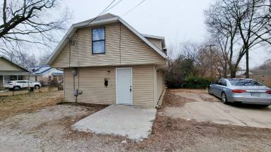 Main picture of 1019 W Lynn St