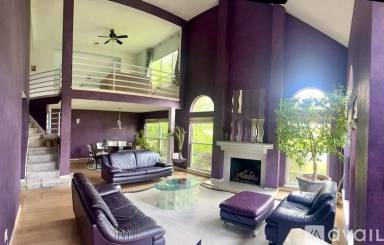 Main picture of 8900 Duchess Way