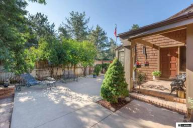 Main picture of 410 W Riverview Cir
