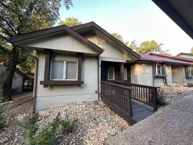 Main picture of 8 Lunsford Ln