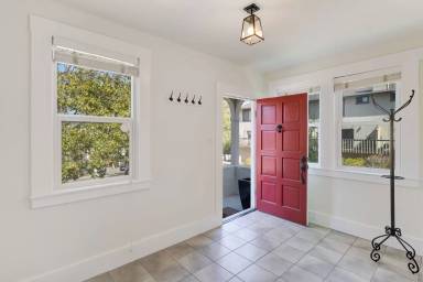 Main picture of 15 Octavia St