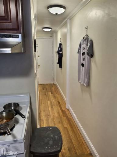 Main picture of 1482 Beacon St