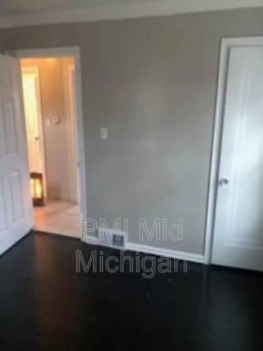 Main picture of 7426 Abington Ave