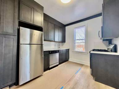 Main picture of 10 N High St
