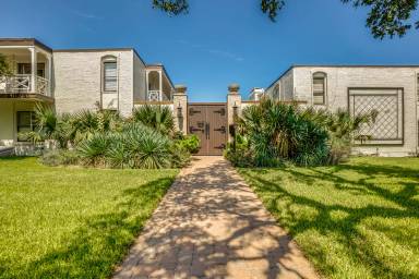 Main picture of 5919 E University Blvd