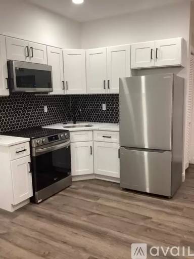 Main picture of 613 S 61st St