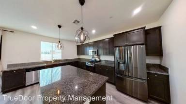 Main picture of 1095 Little Leaf St