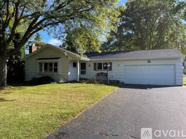 Main picture of 17 Bellmawr Dr