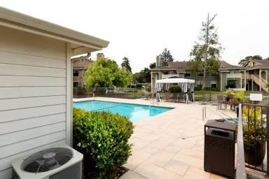 Main picture of 200 Shoreline Ct