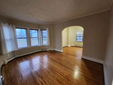 Main picture of 121 McKinley Pkwy