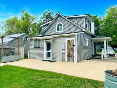 Main picture of 1135 3rd Ave W