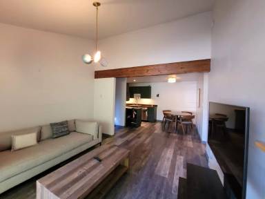 Main picture of 355 W Deloney Ave