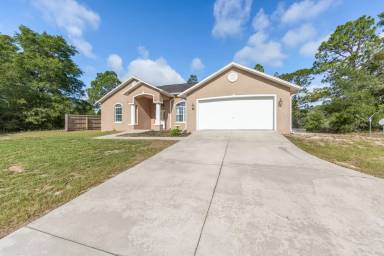 Main picture of 7860 SW 204th Ave