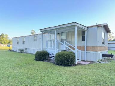 Main picture of 115 Duck Pond Ln