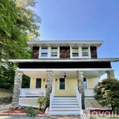Main picture of 18 Cherry Ave