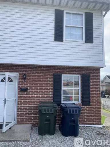 Main picture of 704 Green St