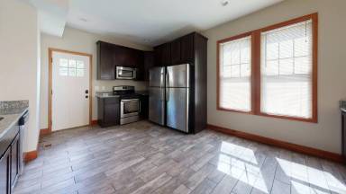 Main picture of 1002 13th Ave SE