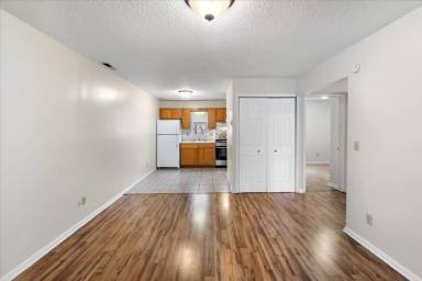 Main picture of 18 Bearwood Dr