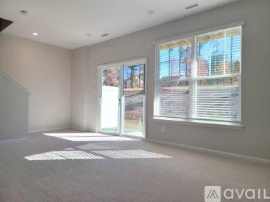 Main picture of 1248 Commack Dr