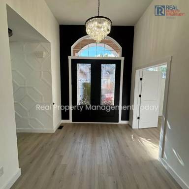 Main picture of 105 Lane Blvd NW