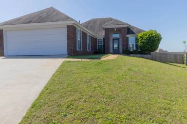 Main picture of 648 Little Farm Rd