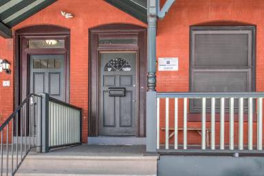 Main picture of 3922 Sansom St
