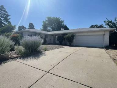 Main picture of 7208 Pickard Ave NE