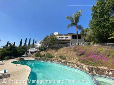 Main picture of 11183 Rolling Hills Dr