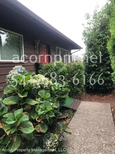 Main picture of 9025B NE Irving St