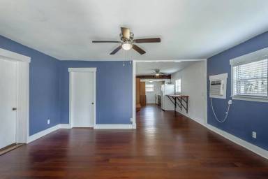 Main picture of 1803 S Lyerly St