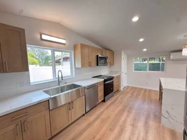 Main picture of 174 Hauoli St