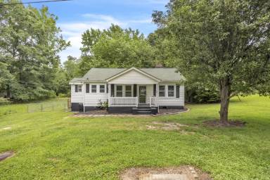 Main picture of 104 Herd Ave