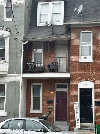 Main picture of 155 W King St